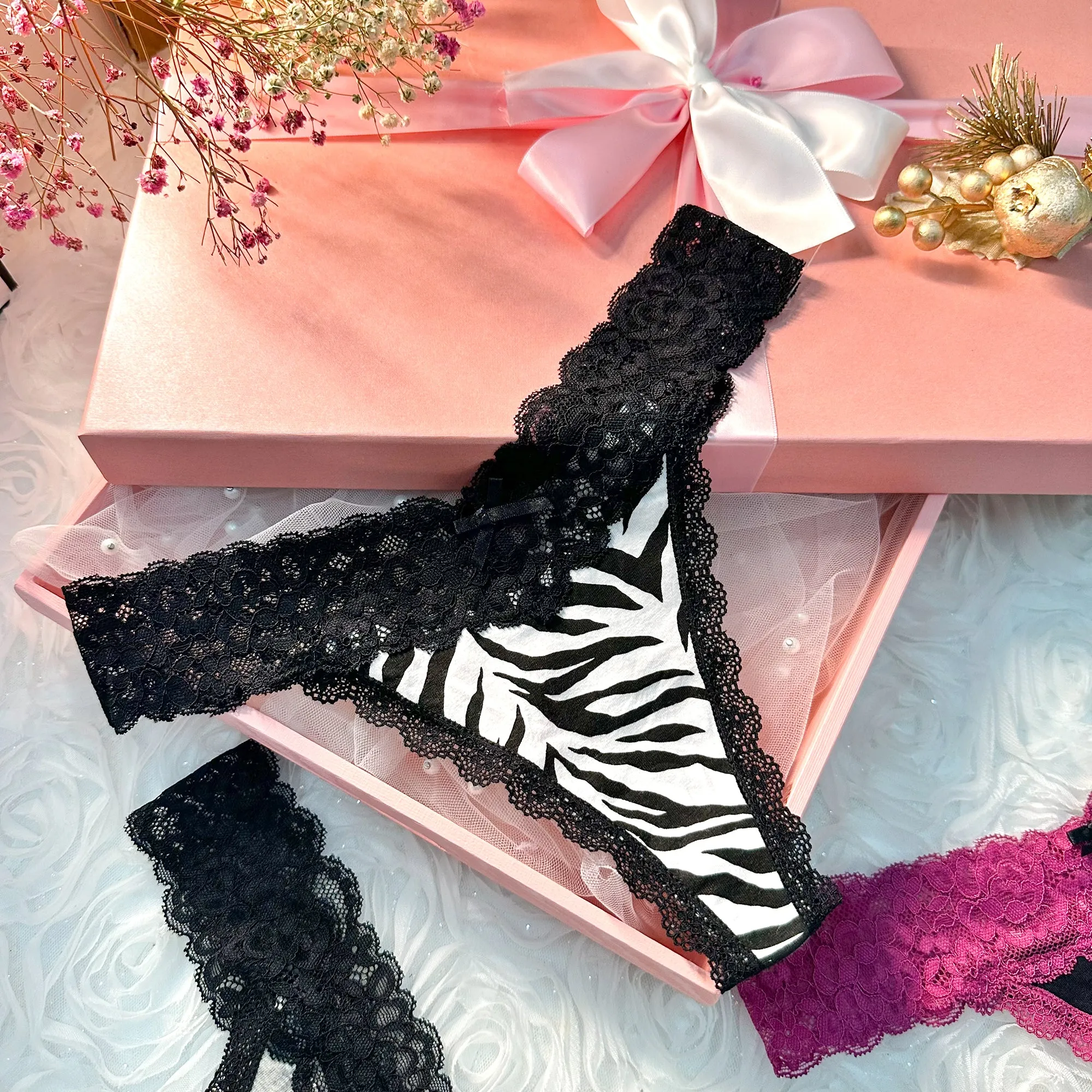 3 Pack T Back Lace Trim Low Waist Cotton Seamless Thongs