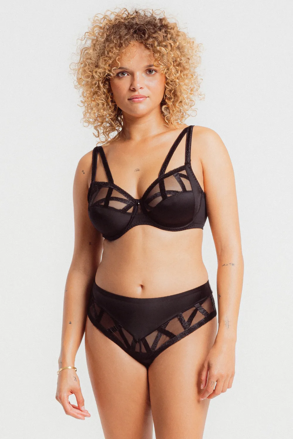 Série Embroidery Brazilian Shorty
