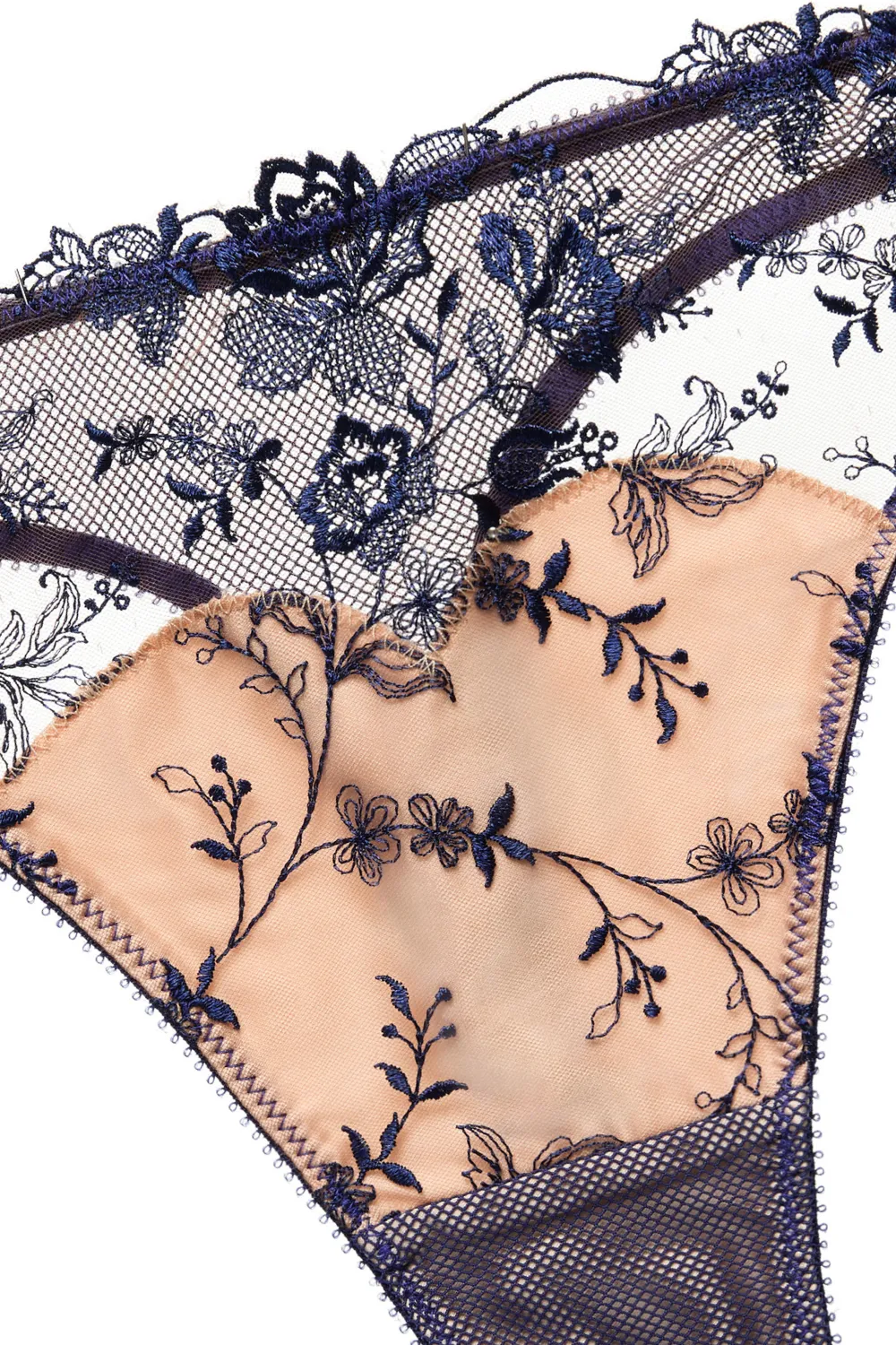 Victresse Thong in After Dark