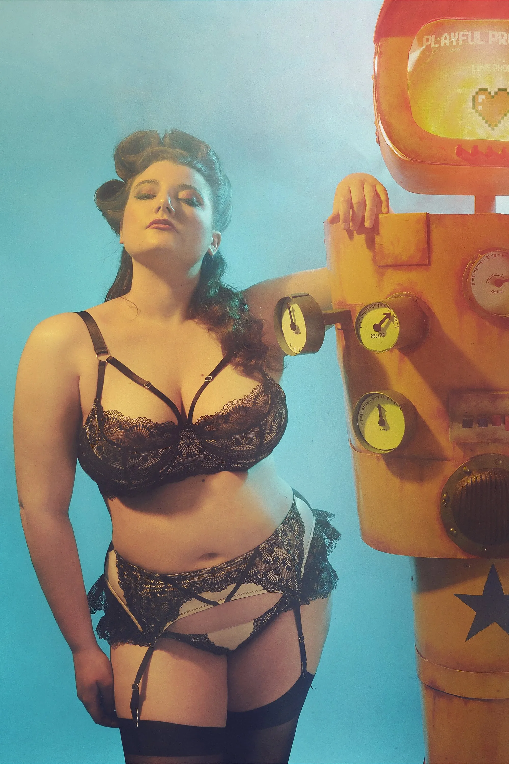 Ysabel Curve Lace Suspender